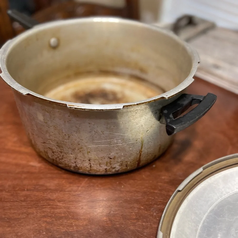Vintage MIRRO-MATIC Pressure Cooker m-0436
